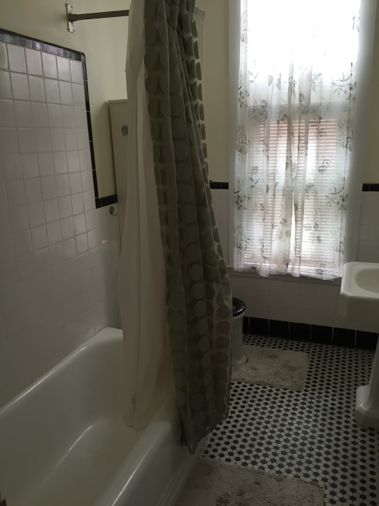 2 bed, 1 bath apartment for rent at 857 Beacon St Unit 21, Fenway — photo 4 of 12