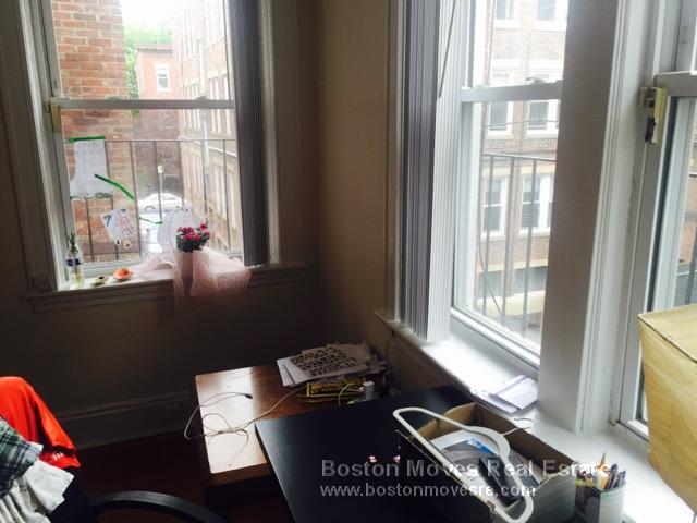 5 Barrows St, Allston