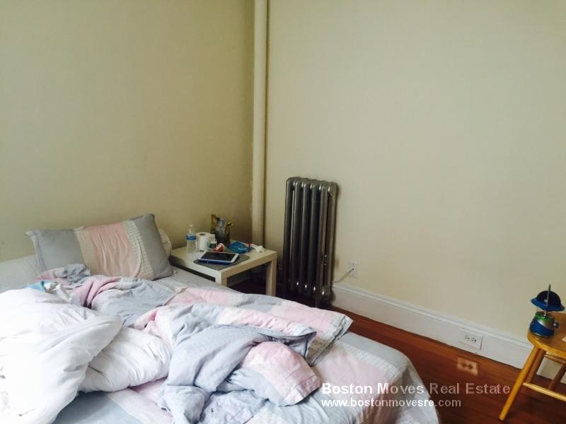 5 Barrows St, Allston