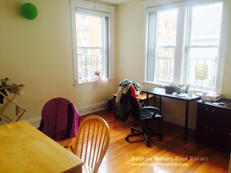 5 Barrows St, Allston