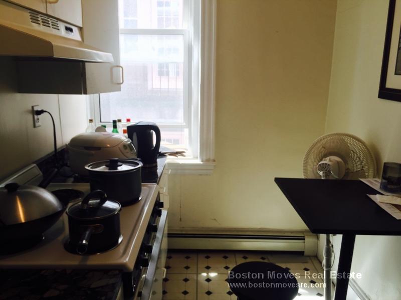 208 Winthrop Rd, Brookline Village