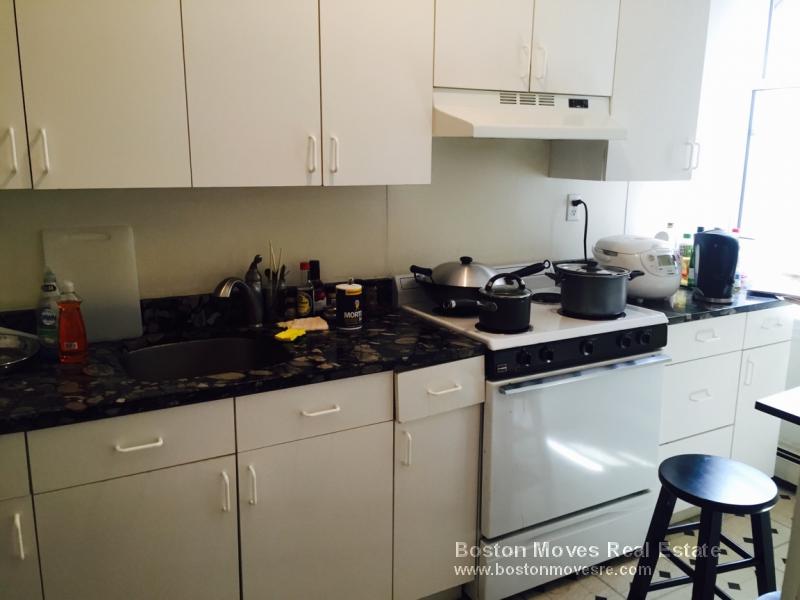 208 Winthrop Rd, Brookline Village