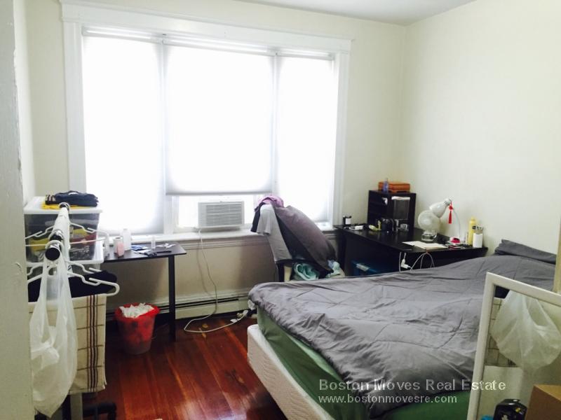 208 Winthrop Rd, Brookline Village