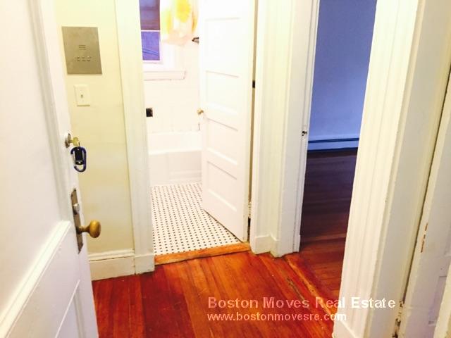 208 Winthrop Rd, Brookline Village