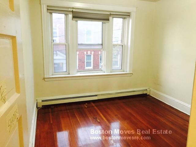 208 Winthrop Rd, Brookline Village