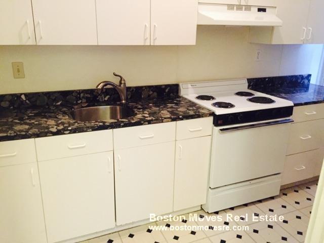 208 Winthrop Rd, Brookline Village