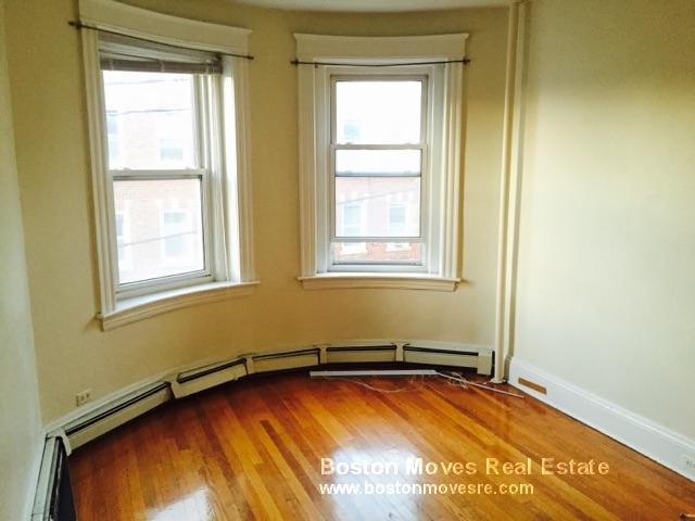 208 Winthrop Rd, Brookline Village