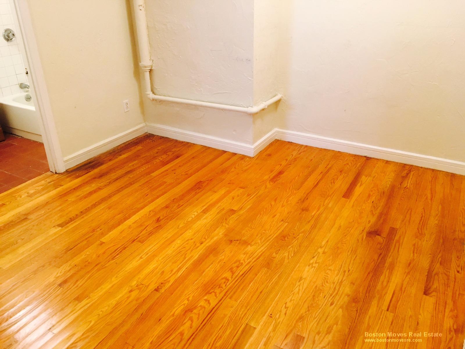 136 Hemenway St, Fenway