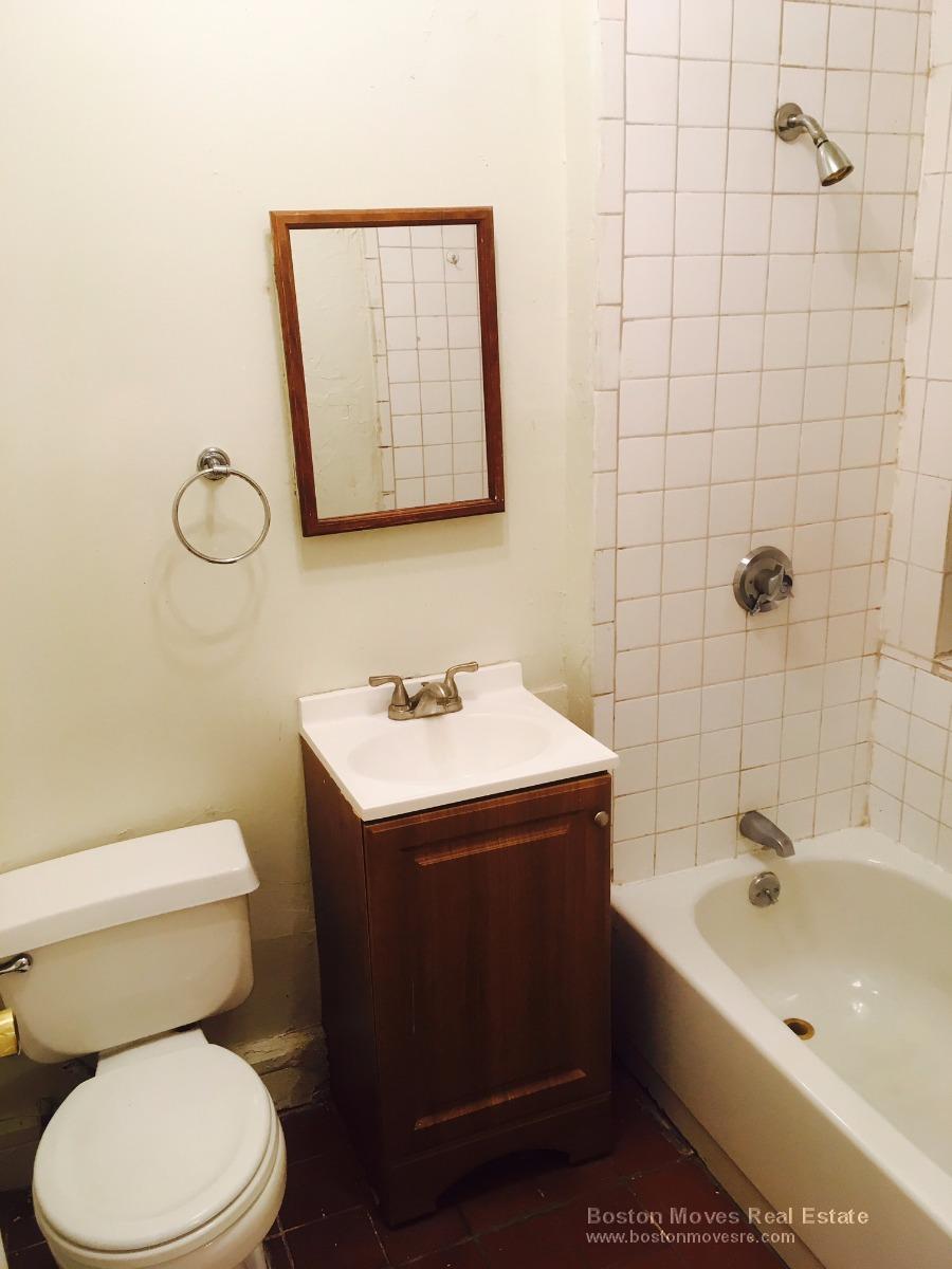 136 Hemenway St, Fenway