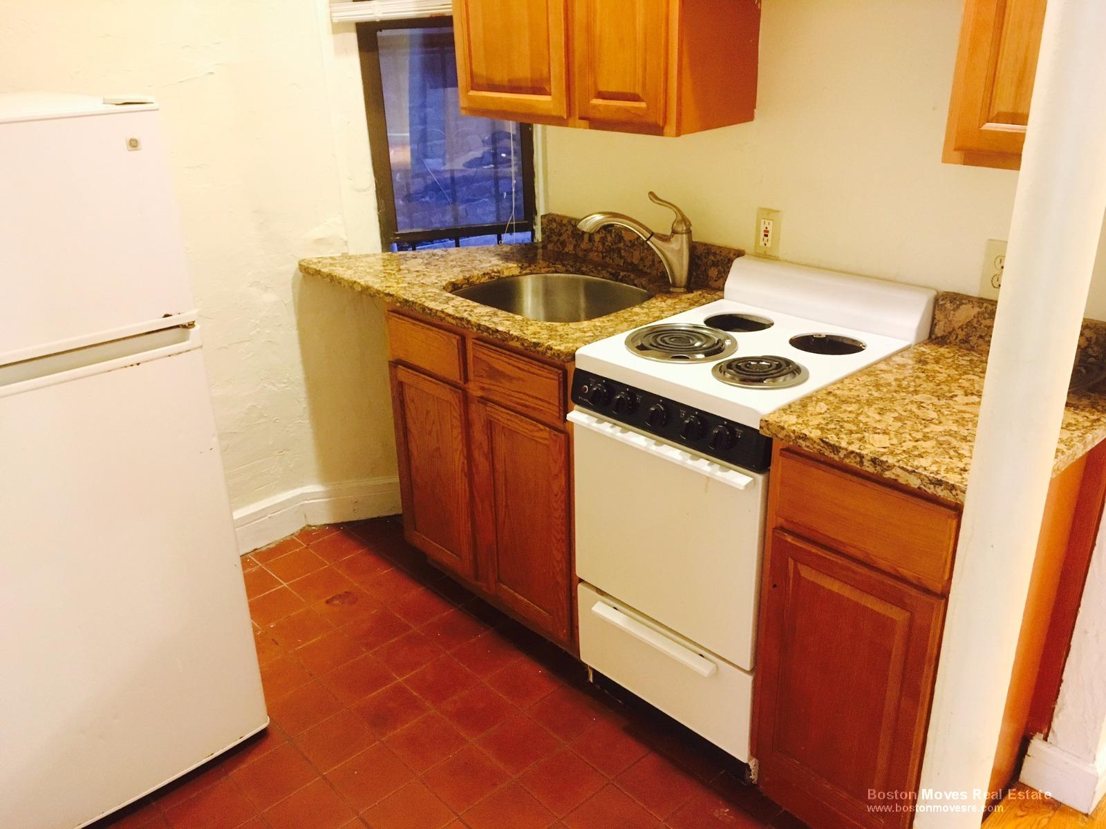 136 Hemenway St, Fenway