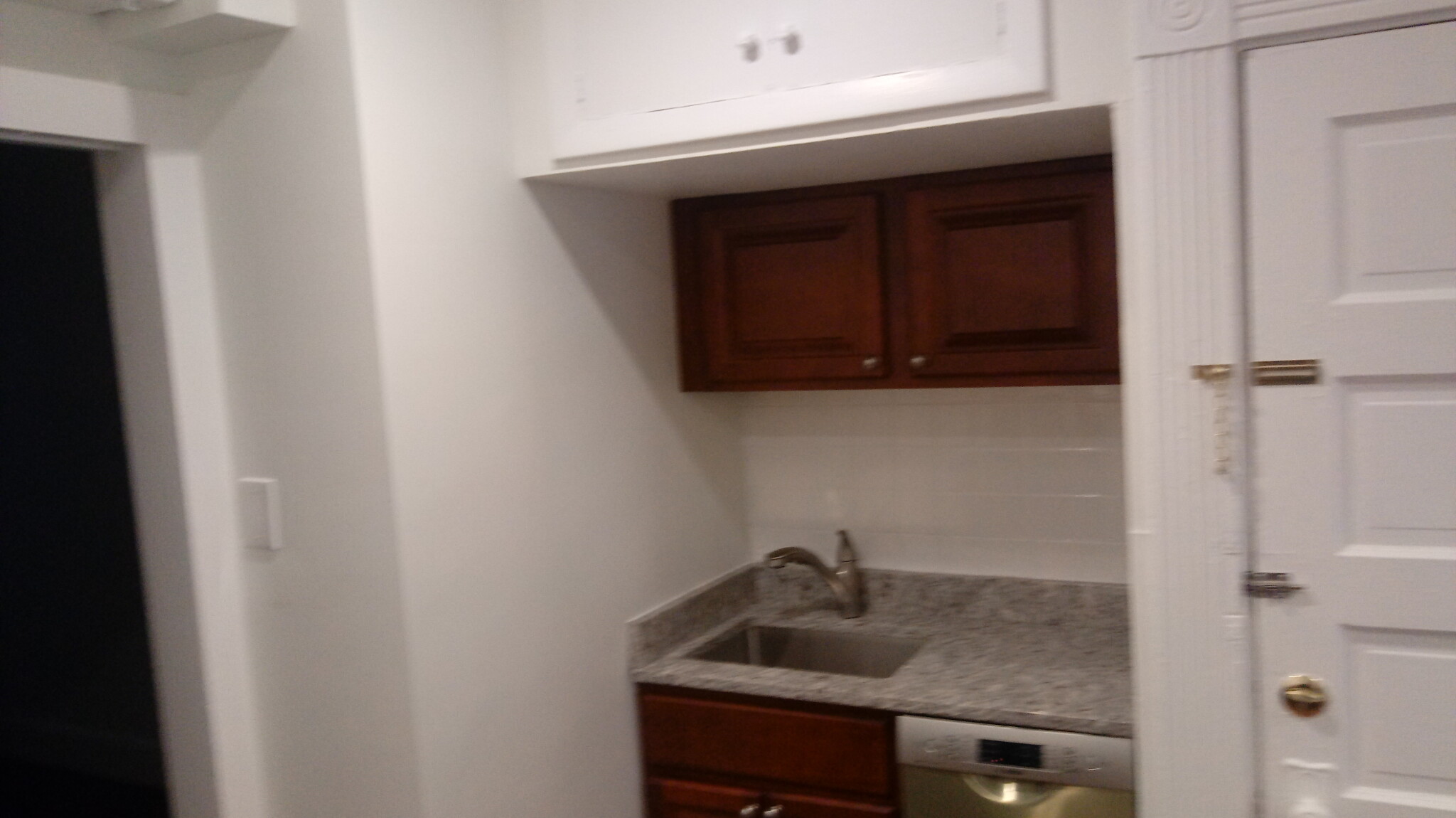 4 Garden Ct, North End