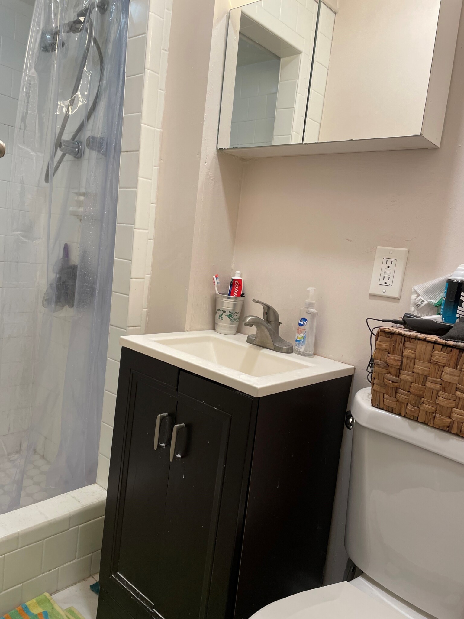 4 Garden Ct, North End