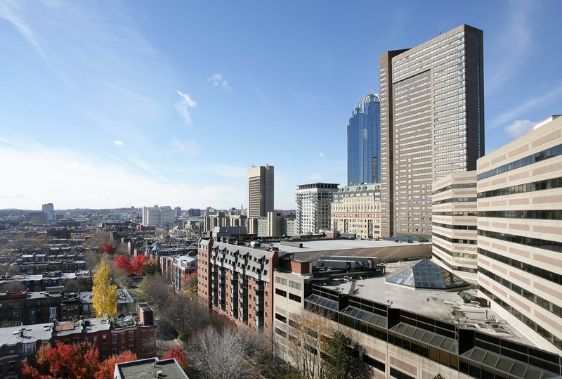 3 bed, 1 bath apartment for rent at 130 Dartmouth St, Back Bay — photo 6 of 24