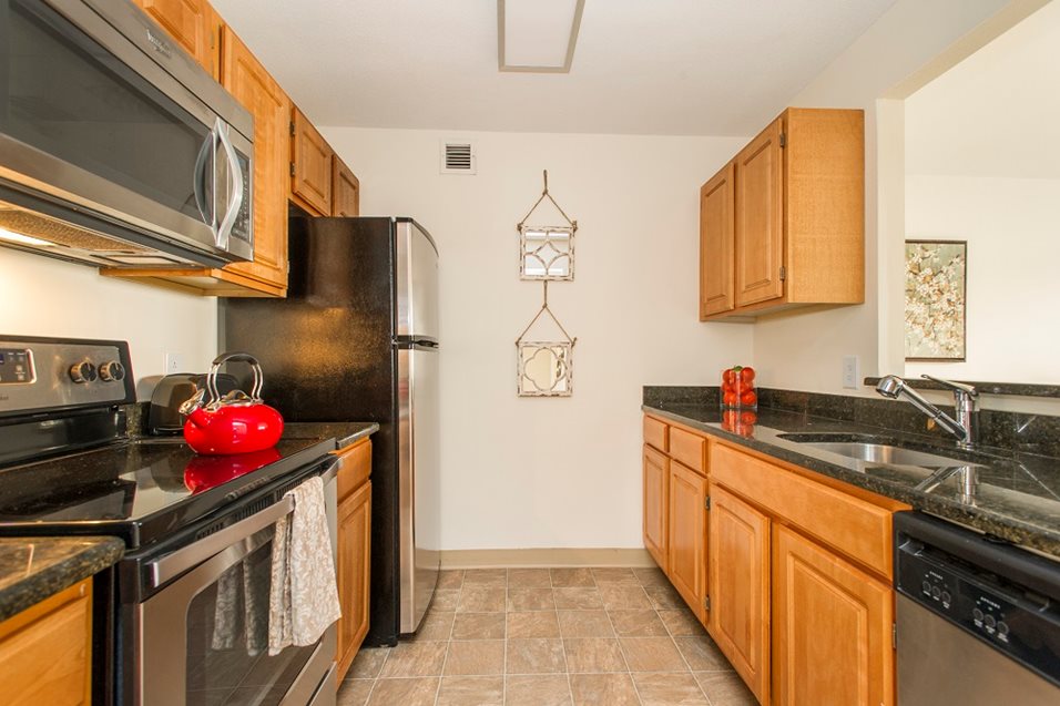 3 bed, 1 bath apartment for rent at 130 Dartmouth St, Back Bay — photo 12 of 24