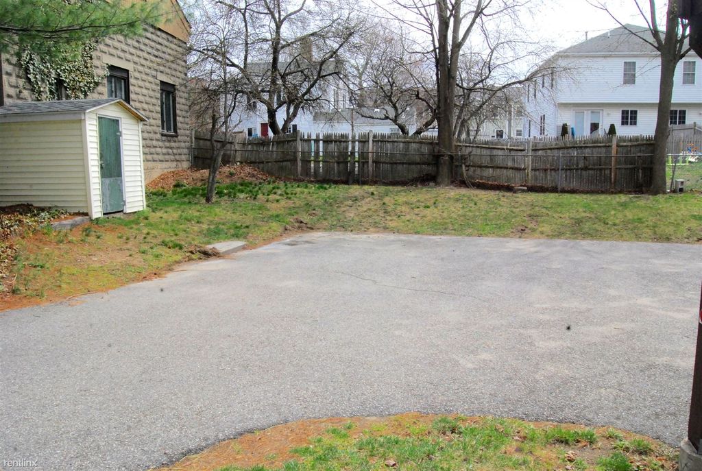 3 bed, 2.5 bath apartment for rent at 8 French St, Watertown — photo 6 of 6