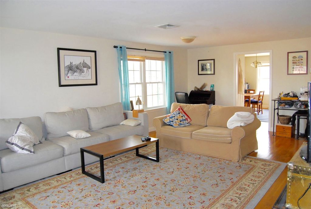 3 bed, 2.5 bath apartment for rent at 8 French St, Watertown — photo 3 of 6