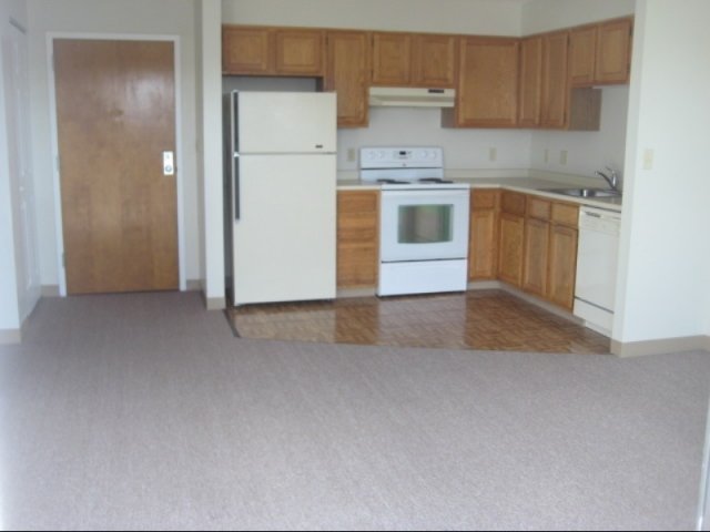 4 bed, 2 bath apartment for rent at 180 Shawmut Ave, South End — photo 6 of 8