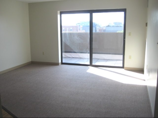 4 bed, 2 bath apartment for rent at 180 Shawmut Ave, South End — photo 8 of 8