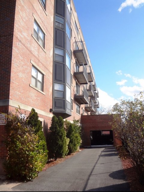 4 bed, 2 bath apartment for rent at 180 Shawmut Ave, South End — photo 5 of 8