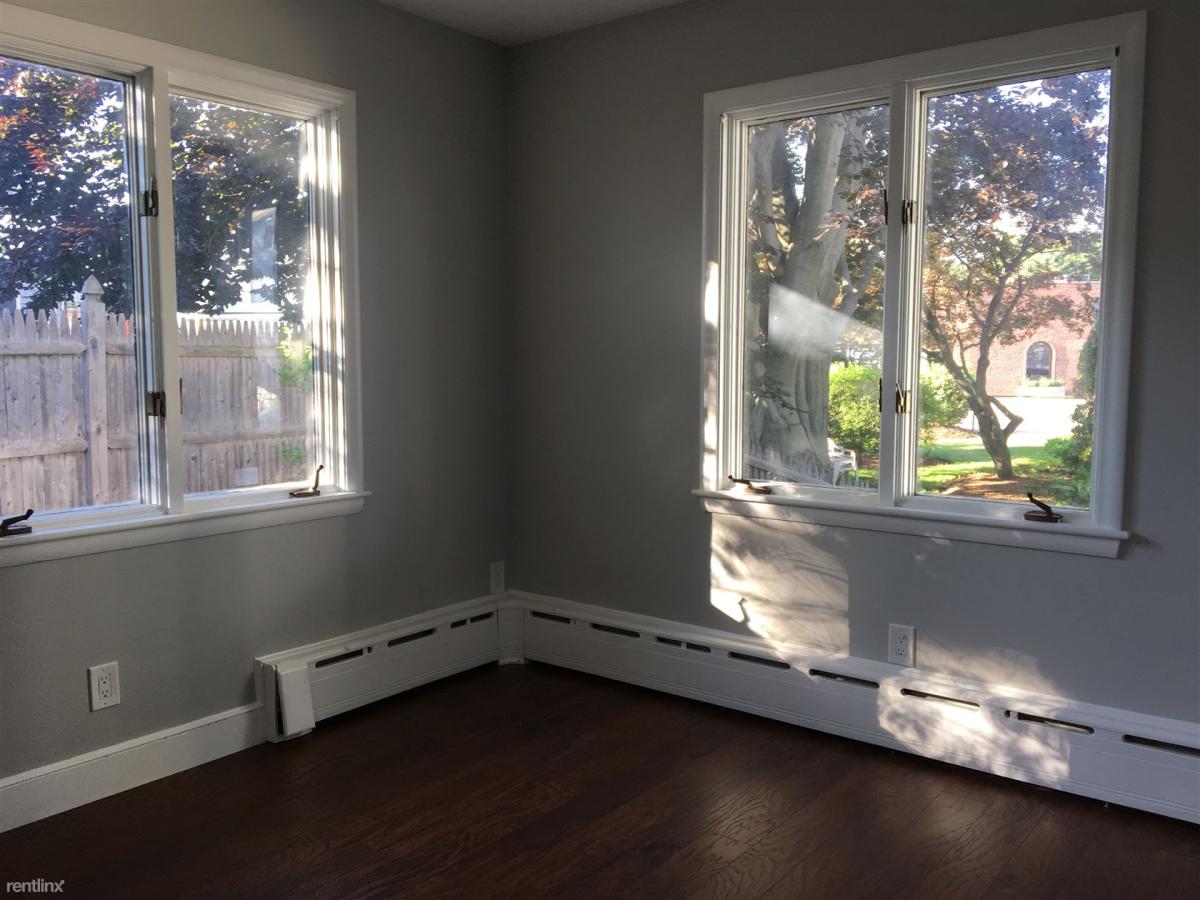 7 Middle St, Watertown