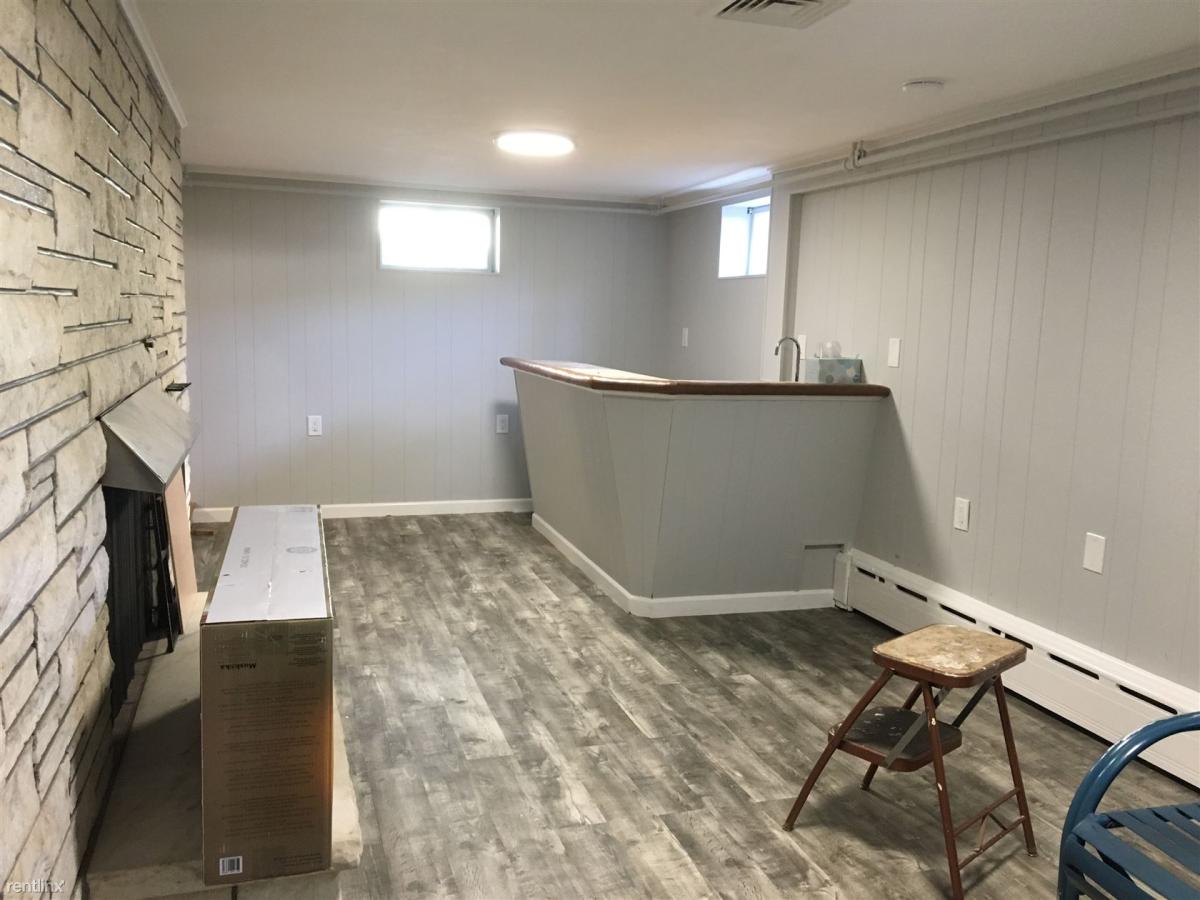 7 Middle St, Watertown