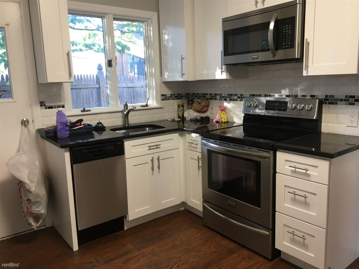 7 Middle St, Watertown