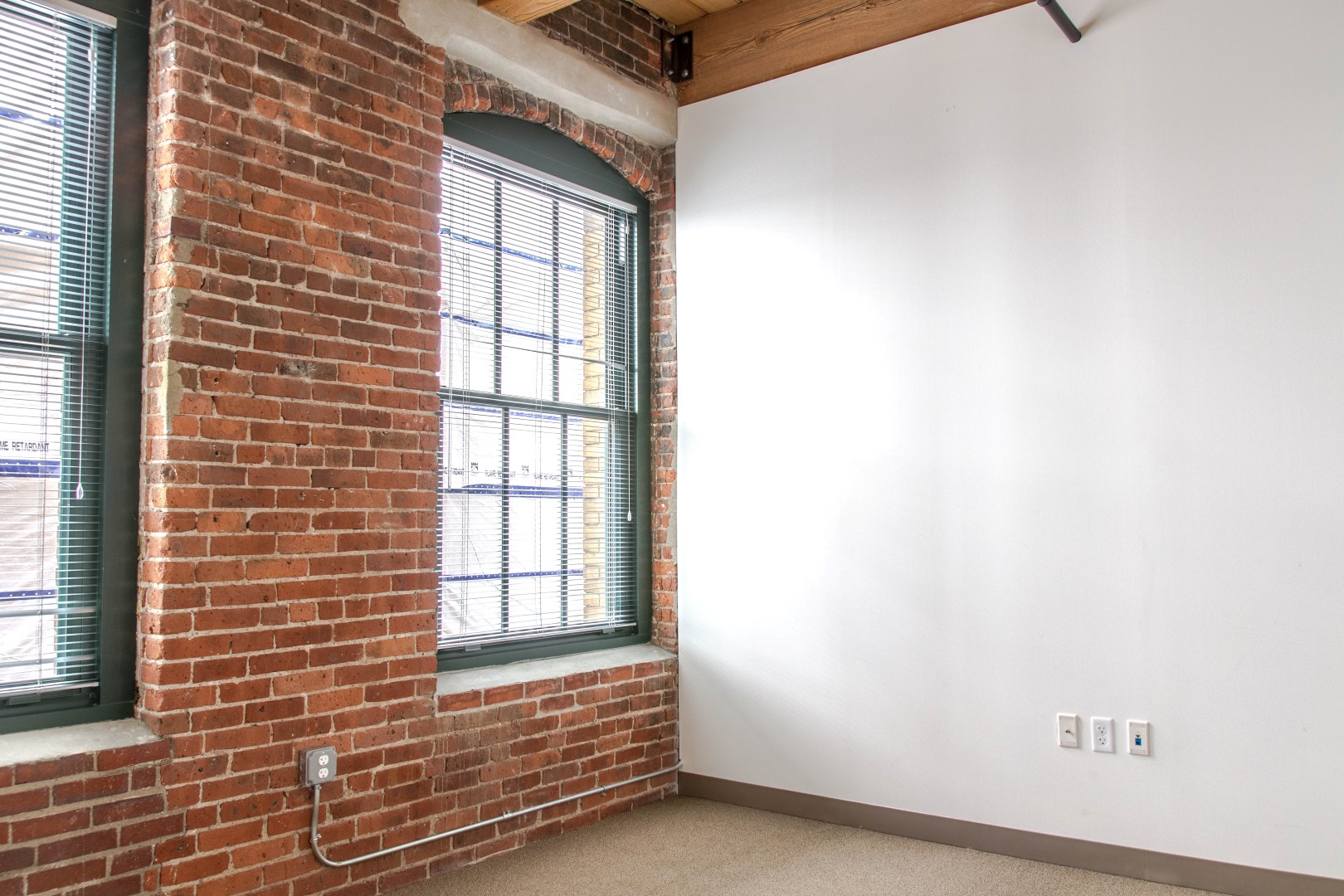 Studio bed, 1 bath apartment for rent at 381 Congress, Boston — photo 6 of 14