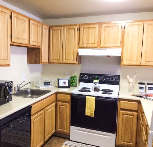 3 bed, 1.5 bath apartment for rent at 43 Smith St, Mission Hill — photo 5 of 12