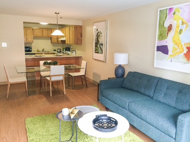 3 bed, 1.5 bath apartment for rent at 43 Smith St, Mission Hill — photo 9 of 12