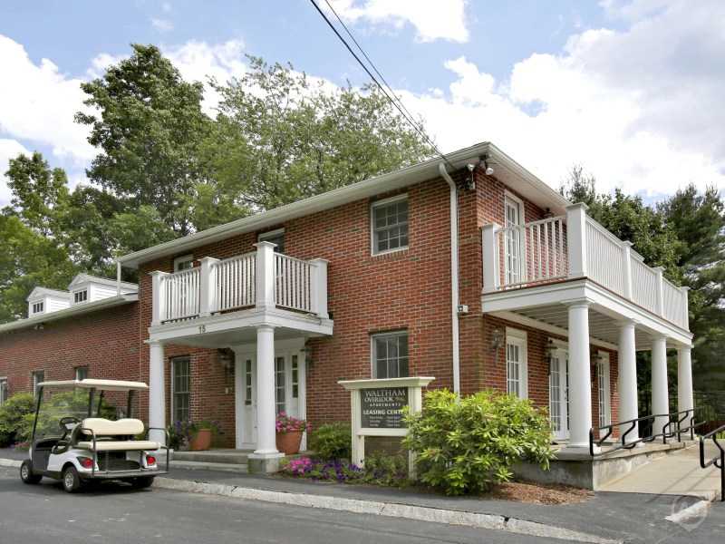 2 bed, 1 bath apartment for rent at 15 Dolores Ave, Waltham — photo 4 of 47