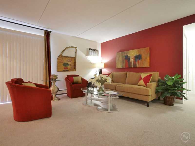 2 bed, 1 bath apartment for rent at 15 Dolores Ave, Waltham — photo 20 of 47