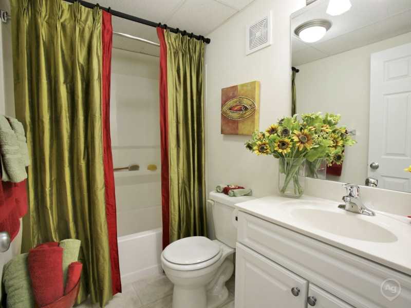 2 bed, 1 bath apartment for rent at 15 Dolores Ave, Waltham — photo 27 of 47