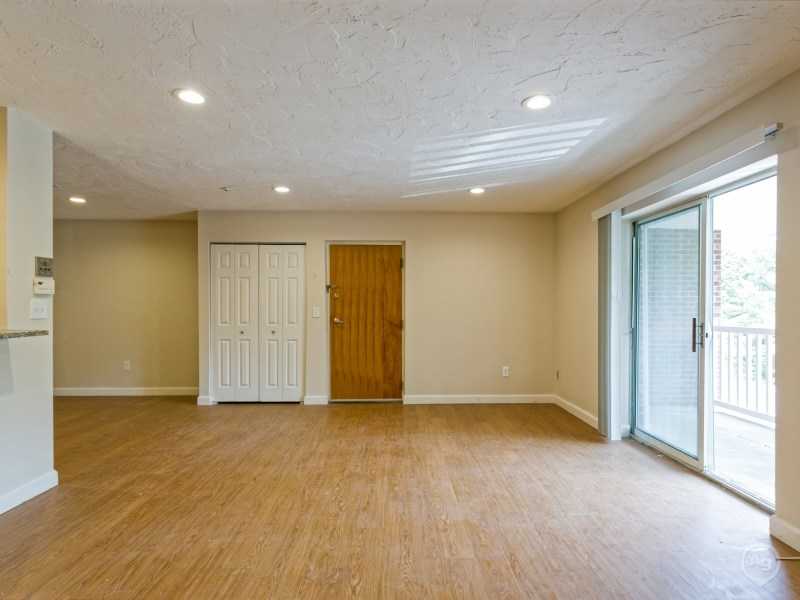 2 bed, 1 bath apartment for rent at 15 Dolores Ave, Waltham — photo 32 of 47