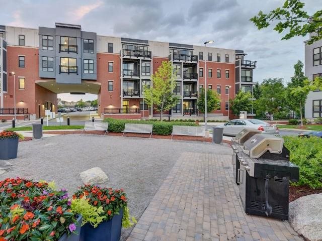 3 bed, 2 bath apartment for rent at 1 Maxwells Green, Somerville — photo 5 of 32