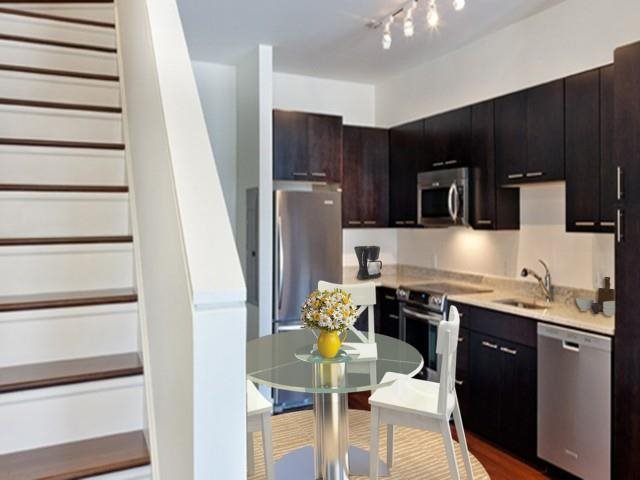 3 bed, 2 bath apartment for rent at 1 Maxwells Green, Somerville — photo 18 of 32