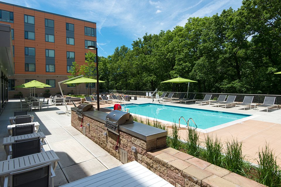 3 bed, 2 bath apartment for rent at 161 South Huntington Ave, Jamaica Plain — photo 3 of 18