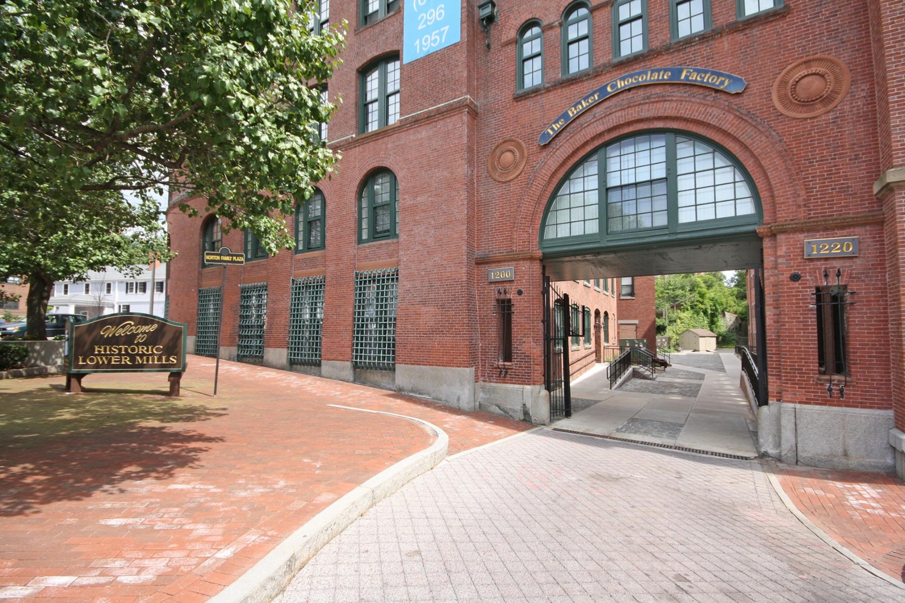 1 bed, 1 bath apartment for rent at 1220 Adams St, Dorchester — photo 9 of 15