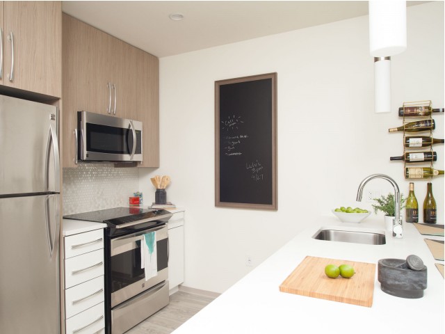 3 bed, 2 bath apartment for rent at 75 Braintree St, Allston — photo 5 of 23