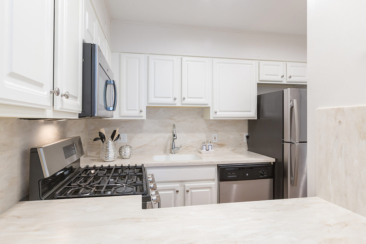 2 bed, 1 bath apartment for rent at 145 Commercial St, North End — photo 2 of 16