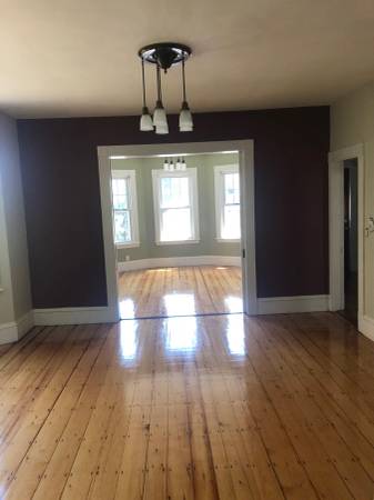5 bed, 2 bath apartment for rent at 158 Ashmont St, Dorchester — photo 2 of 10