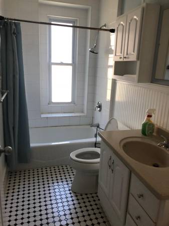 5 bed, 2 bath apartment for rent at 158 Ashmont St, Dorchester — photo 9 of 10