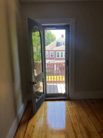 5 bed, 2 bath apartment for rent at 158 Ashmont St, Dorchester — photo 10 of 10