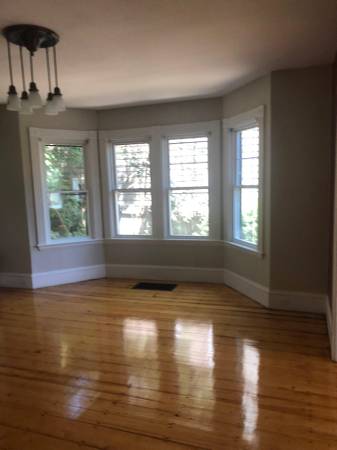 5 bed, 2 bath apartment for rent at 158 Ashmont St, Dorchester — photo 3 of 10