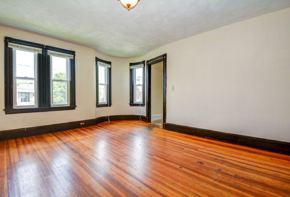 48 South St, Waltham