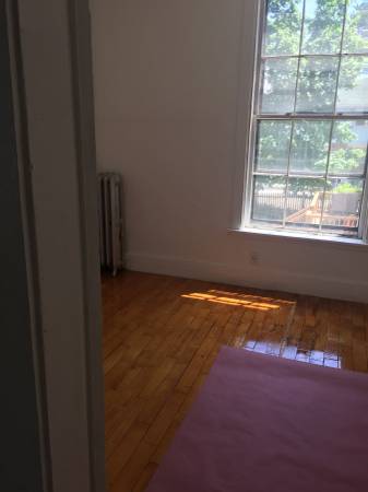 4 Adella Pl, Allston