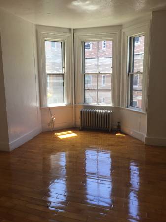 4 Adella Pl, Allston