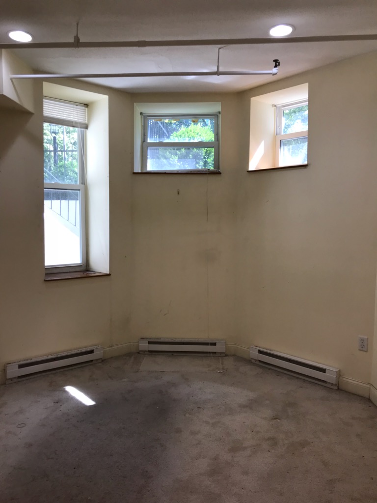 Photo 2 of 107 Queensberry St. Unit B