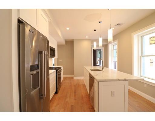 4 bed, 2 bath apartment for rent at 422 Hanover St Unit 5, North End — photo 2 of 12