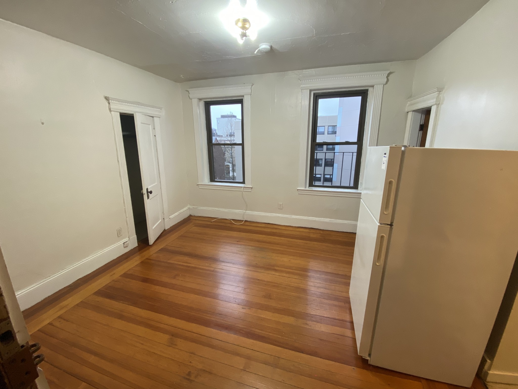 Studio bed, 1 bath apartment for rent at 59 Burbank St Unit 19, Fenway — photo 2 of 4