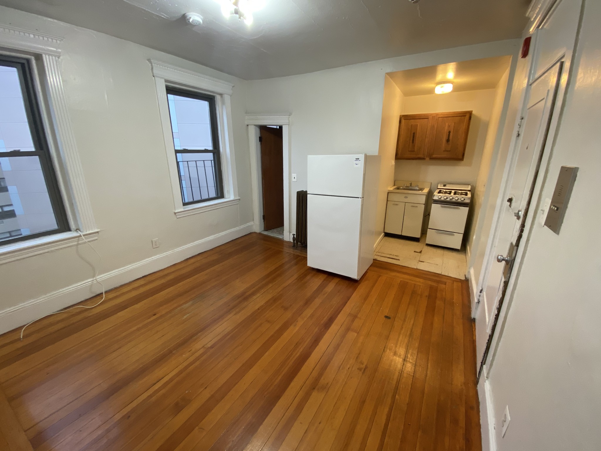 Studio bed, 1 bath apartment for rent at 59 Burbank St Unit 19, Fenway